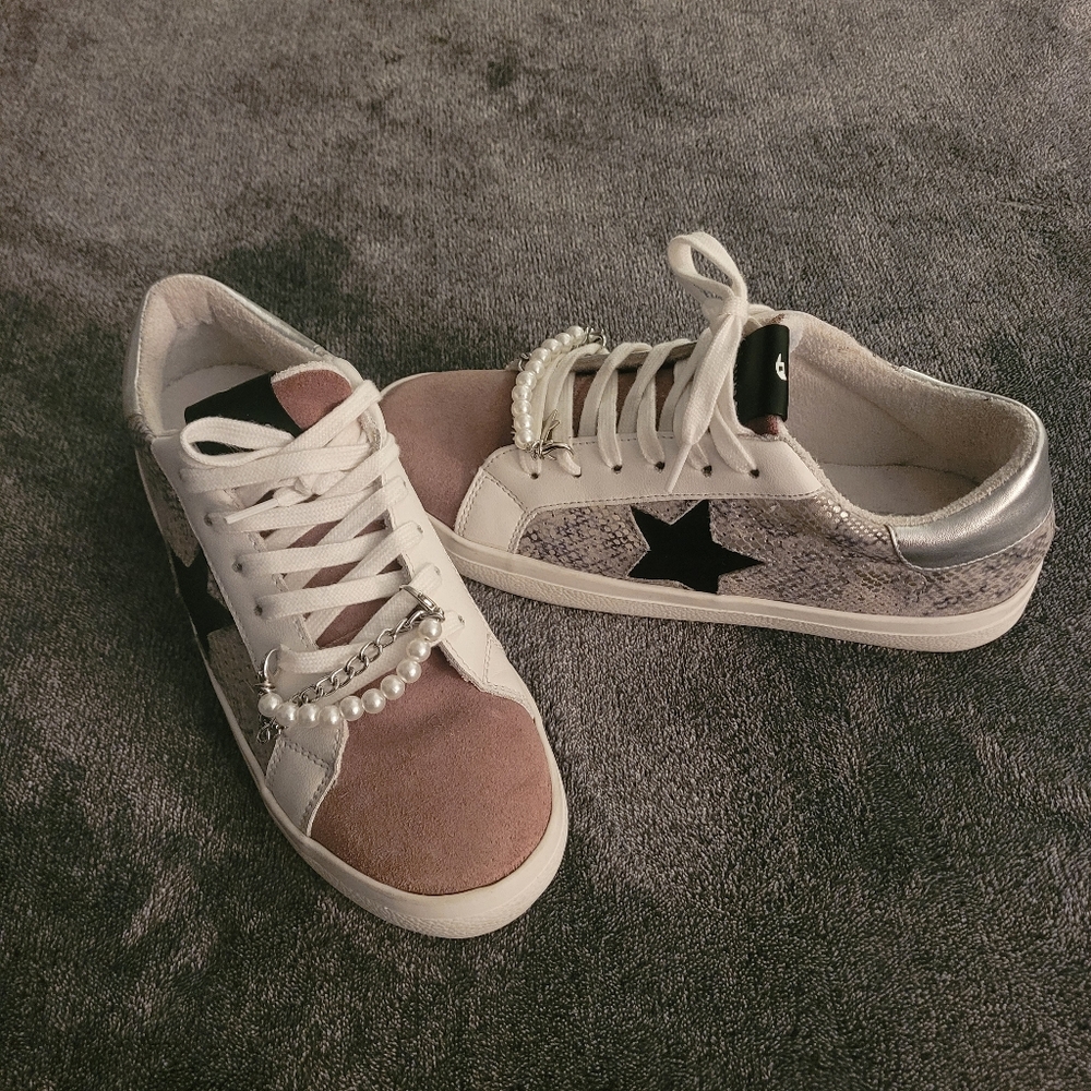 Steve Madden sneakers size 9.5